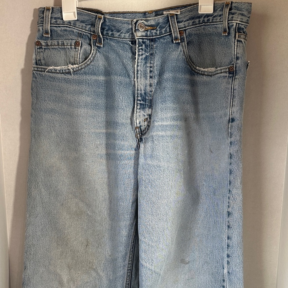 Levi’s distressed 550 blue jeans size 36x36